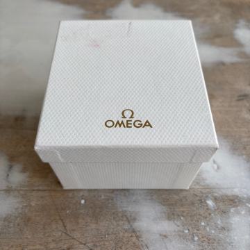 Omega kutija za sat