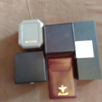 Razne kutije za satove