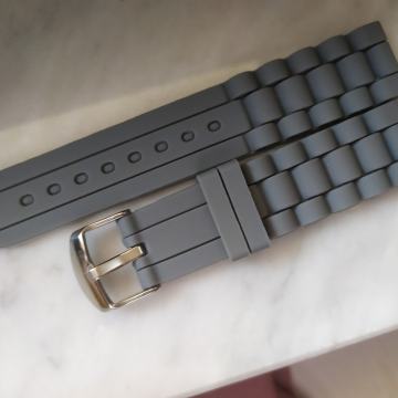 Remen 20mm, silikon, nenošen, sivi