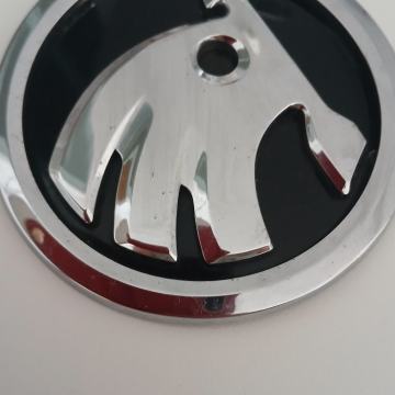 Škoda znak za haubu