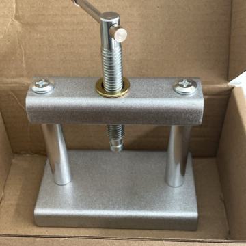 Urarska preša za vraćanje poklopca na sat + kalupi