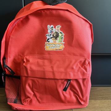 Crveni ruksak životinjsko carstvo