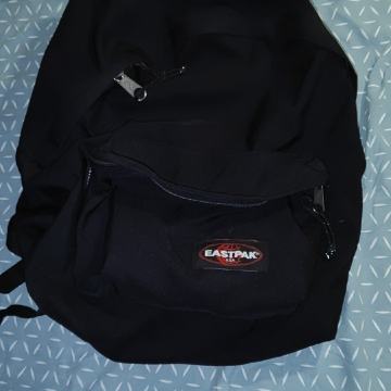Eastpak Authentic 620 Crni ruksak 24L