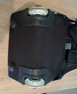 Prodajem rabljenu školsku torbu