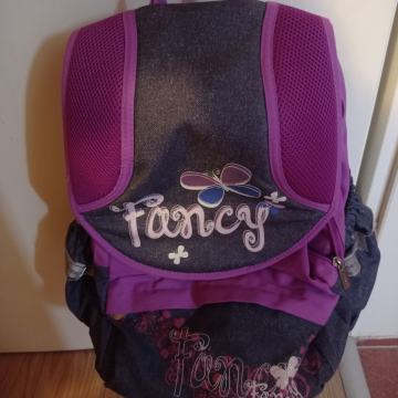 Prodajem školsku torbu