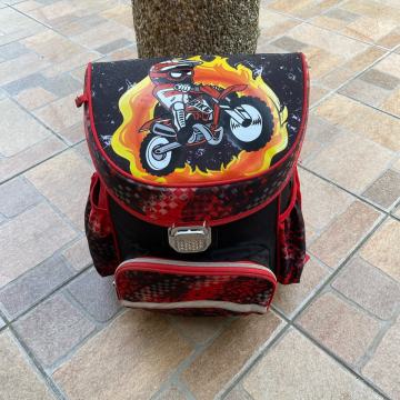 Školska torba HAMA Kvalitetna-čvrsta!Super stanje!ZAGORJE-VARAŽDIN-ZG