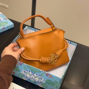 Ženska torba torbica Loewe