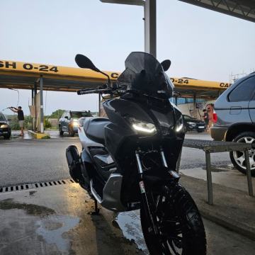 Aprilia SR GT  125 cm3