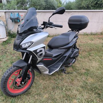 Aprilia sr gt  125