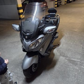 Suzuki Burgman 650 638 cm3
