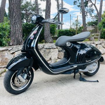 Vespa 946