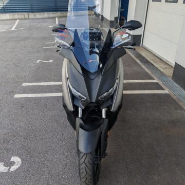 Yamaha X MAX 400 395 cm3