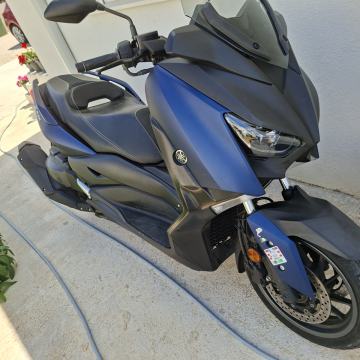 Yamaha X max 400 cm3