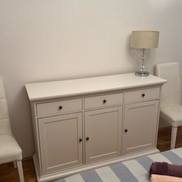 Komoda bijela kao nova