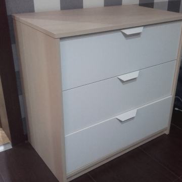 Komoda sa tri ladice, Ikea, 68x70x68 cm