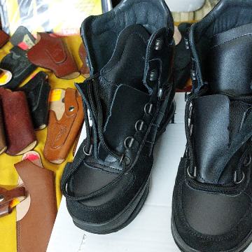 Gojzerice  kožne crne