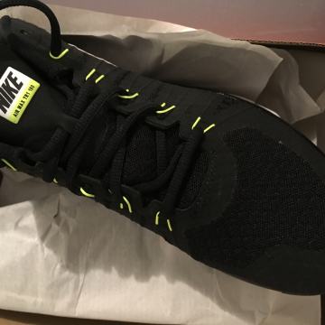 Nove tenisice NIKE AIRMAX FLYWIRE TR180