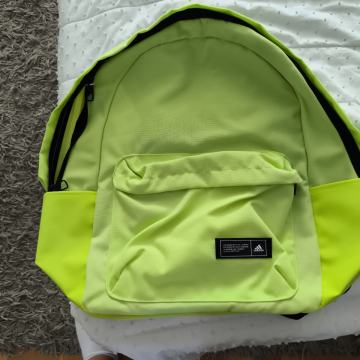 Adidas ruksak!