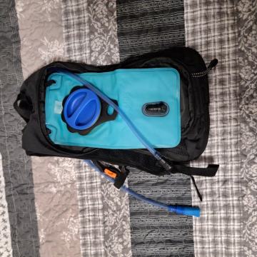 Hidratacijski ruksak (camelback)