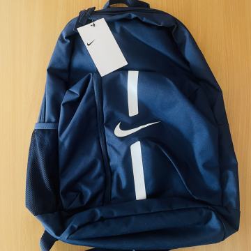 Nike Academy Team ruksak NOVO
