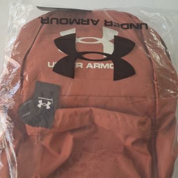 RUKSAK UNDER ARMOUR !