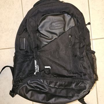 Skechers ruksak crne boje