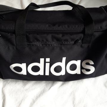 Torba adidas na rame
