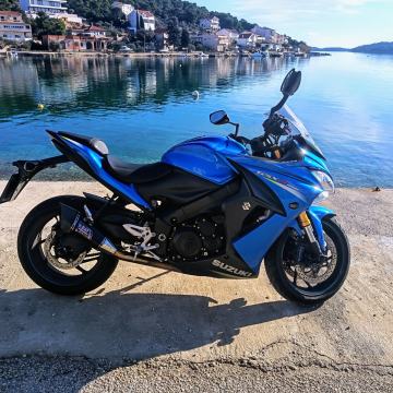 Suzuki GSX S1000 999 cm3