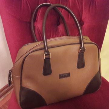 Stara ženska sportska torba