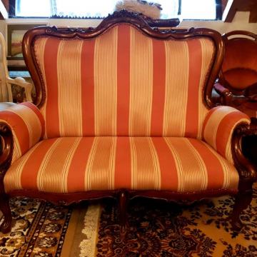 Neobarokni stilski dvosjed