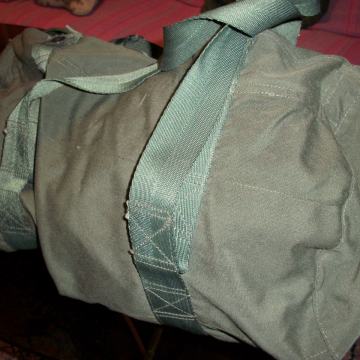 Torba maslinasta pogodna za alat i ostali teret