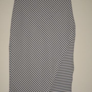 SUKNJA NA GUMU VEL. M - NOVO