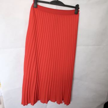 Nova Benetton suknja M s etiketom