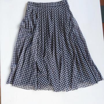 Bershka kockasta suknja s podstavom