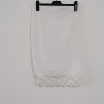 BIJELA SUKNJA S ČIPKOM VEL. 40 - NOVO