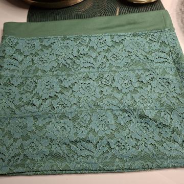 ZELENA SUKNJA NA GUMU VEL M