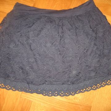 2 SUKNJE vel. 38 obje za 7 eur