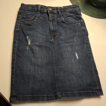 C&A TRAPER SUKNJA DO KOLJENA VEL. 36 - NOVO