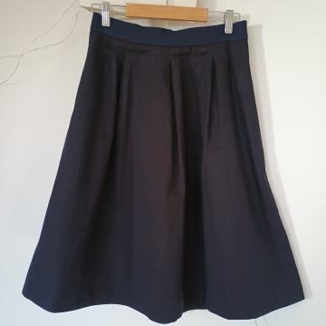 COS tamnoplava suknja