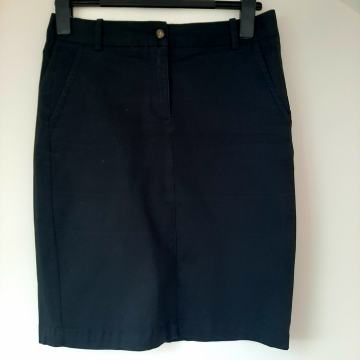 Crna suknja Benetton 38 pamuk