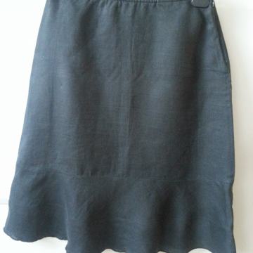 Crna suknja lan 36 Benetton