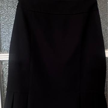 Crna suknja
