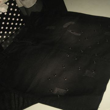 CRNA TRAPER SUKNJA VEL. L - NOVO