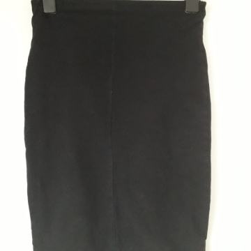 Crna uska mini suknja 36