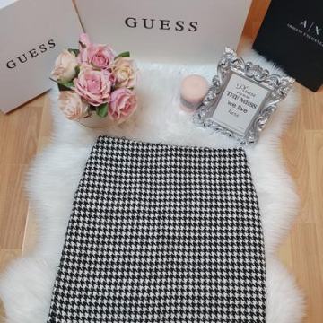 KARIRANA  SUKNJA VEL.38 - NOVO