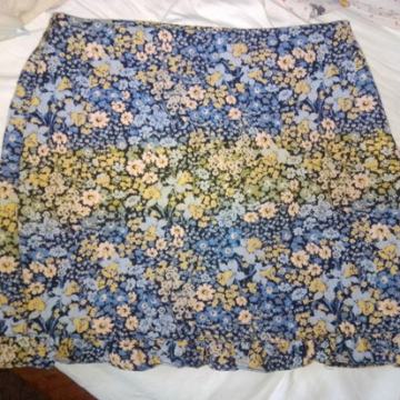 Cvjetna suknja, Bershka