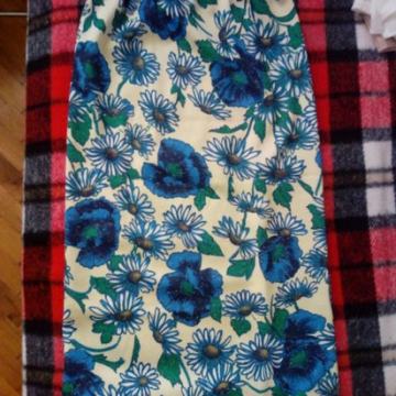 Cvjetna suknja do ispod koljena