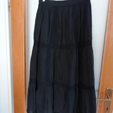 Duga crna suknja na gumu