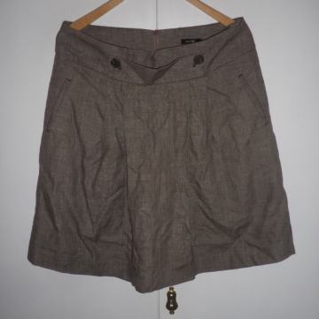 ELEGANTNA VUNENA / LANENA SUKNJA 42 L