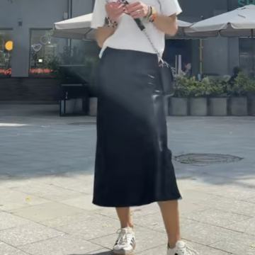 CRNA SUKNJA OD SATENA NA GUMU VEL. L - NOVO S ETIKETOM